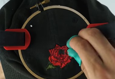 How to embroider a hat